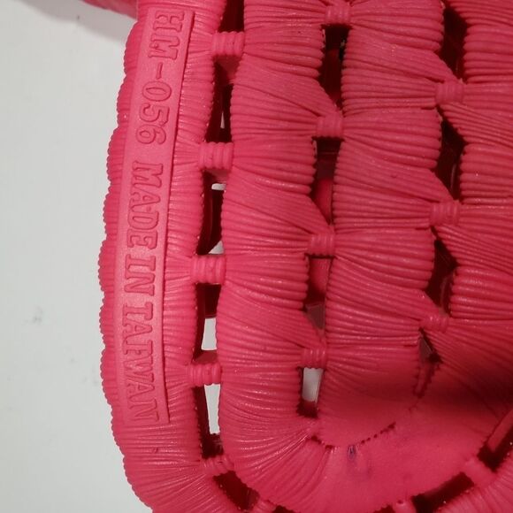 TECS Women's Pink Slides Flip-flops. - Picture 7 of 7